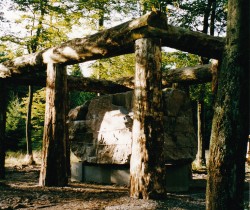 Waldskulpturenweg-hoch_web.jpg